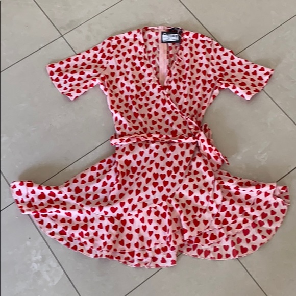 quiz Dresses & Skirts - Quiz Pink and red heart print wrap dress